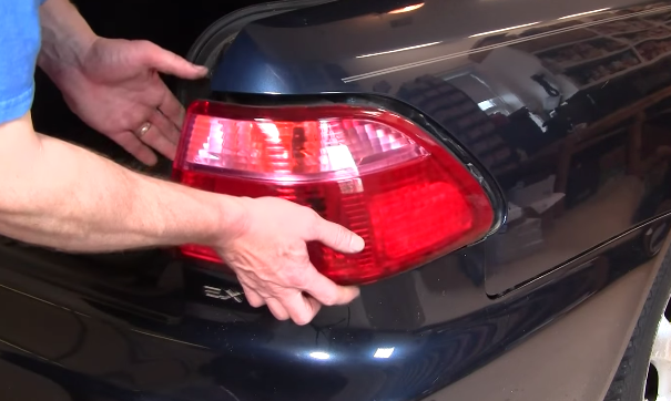 How to remove tail lights on a honda accord #1