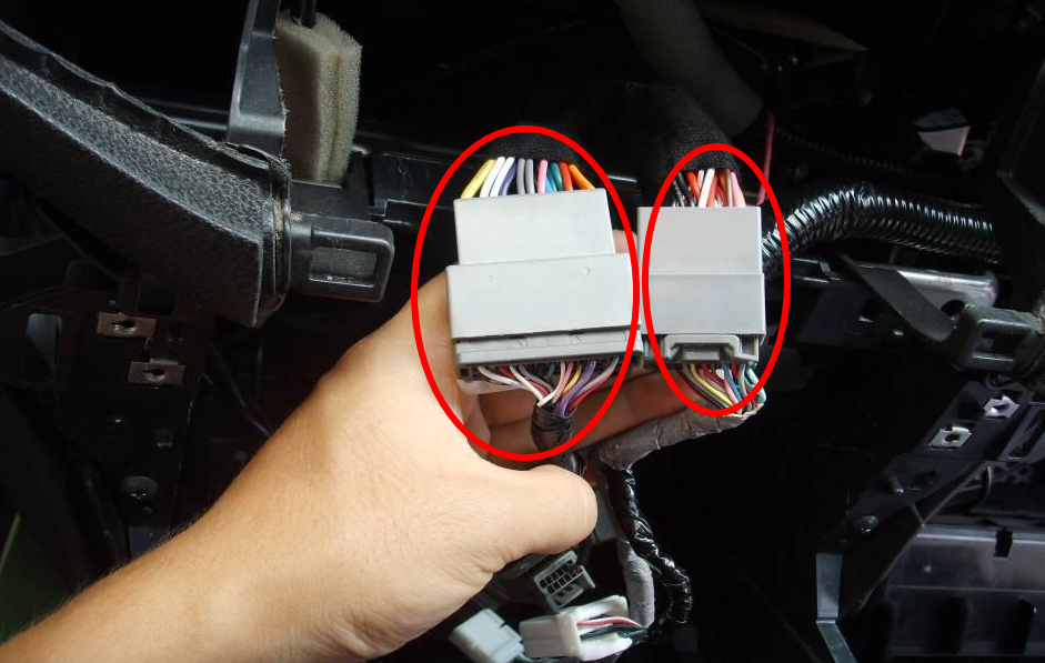 aftermarket radio wire harness adapter  | 576 x 501