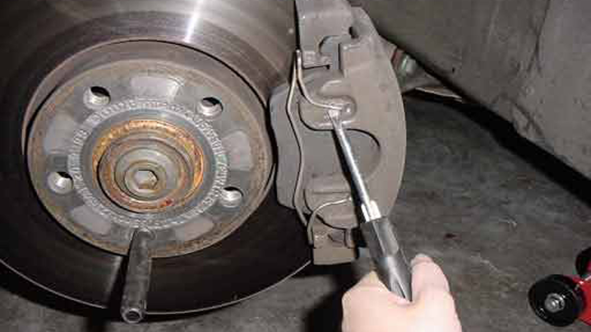 accent likely portable Audi Q5: How to Replace Brake Pads, Rotors, and Calipers | Audiworld