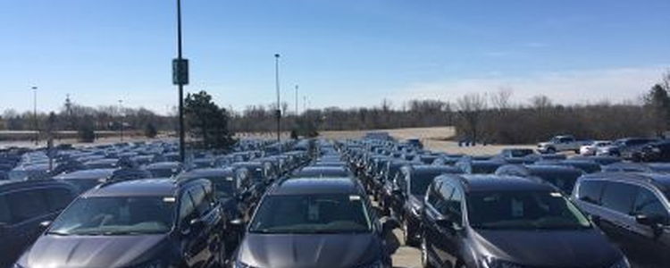 2017 Chrysler Pacifica Minivans Drive Away to Dealerships