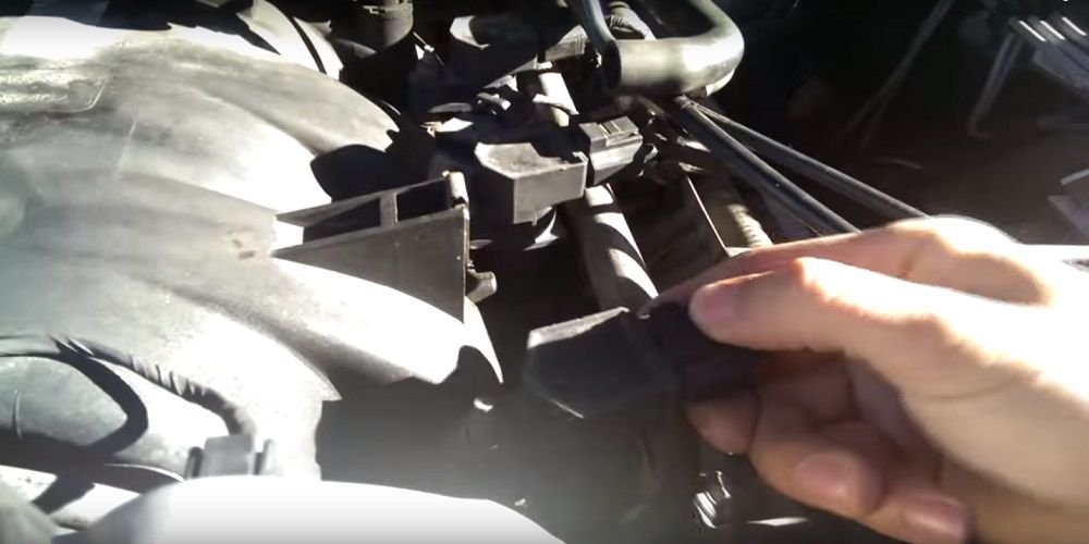 Jeep Grand Cherokee WJ 1999 to 2004 How to Replace Spark Plugs
