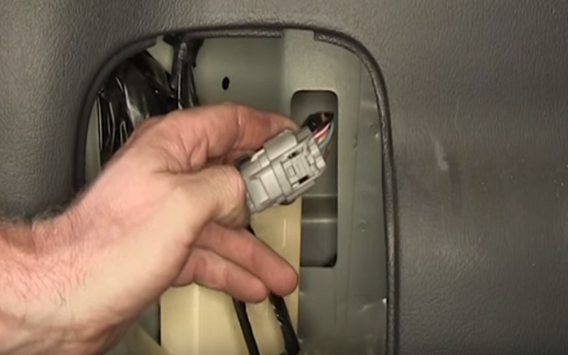 Jeep Grand Cherokee 1993-1998: How to Install Trailer Wiring Harness