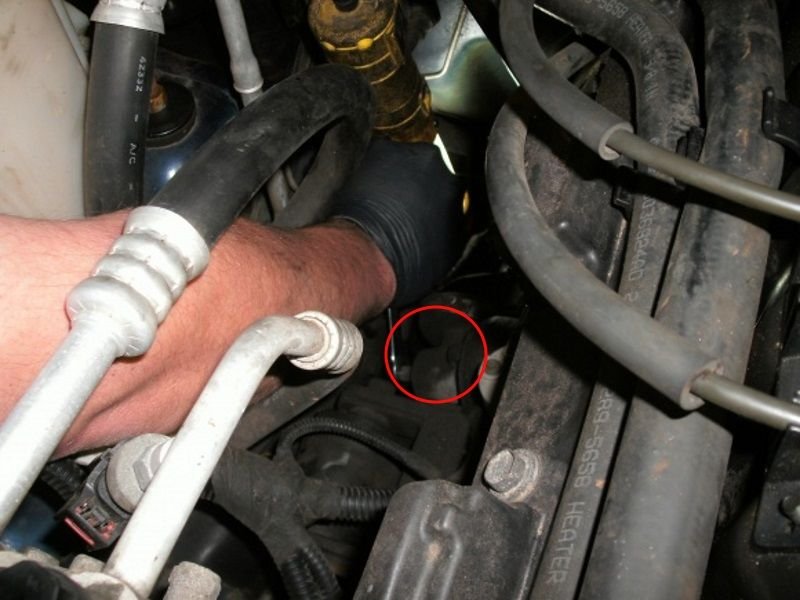 Jeep Cherokee 19841996 How to Repair Oil Filter Adapter Leak