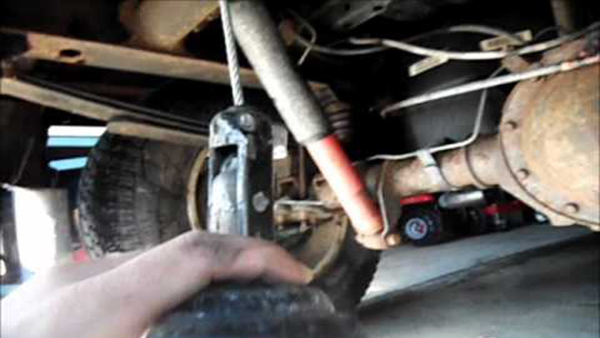 Chevrolet Silverado 1999-2006: How to Remove Spare Tire | Chevroletforum