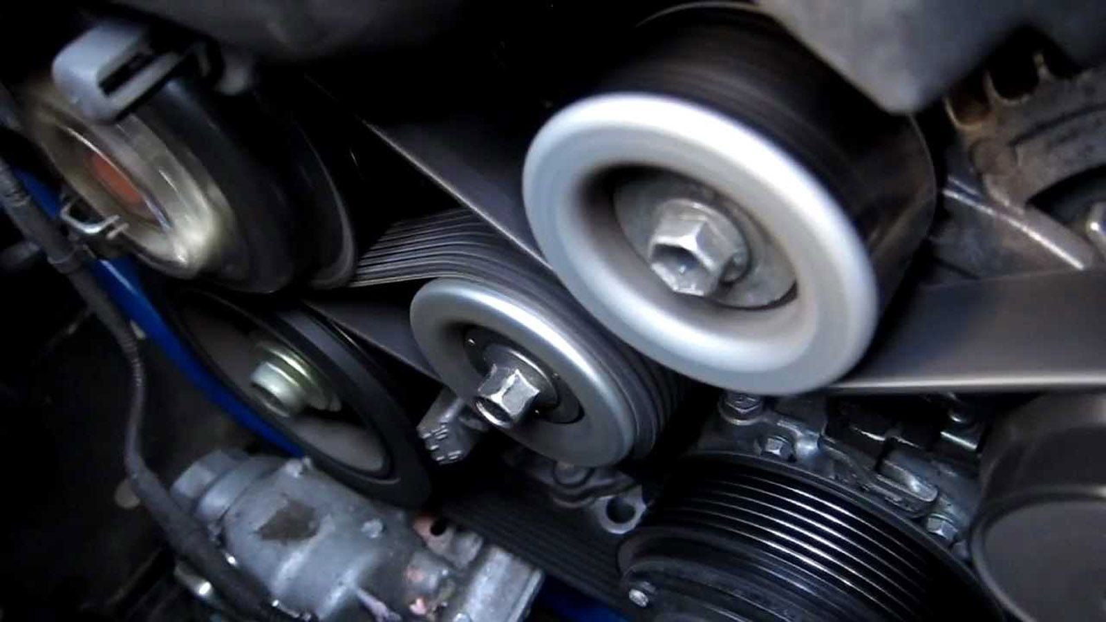 Lexus IS/GS: How to Replace Your Serpentine Belt