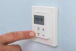 setting temperature with thermostat