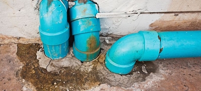 How to Repair a Leaking PVC Irrigation Pipe | DoItYourself.com