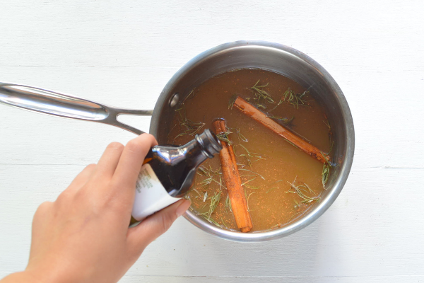 adding vanilla extract to potpourri