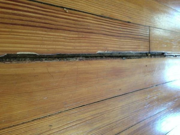Filling Of Gaps In Wooden Floors, Closing Gaps In Hardwood Floors