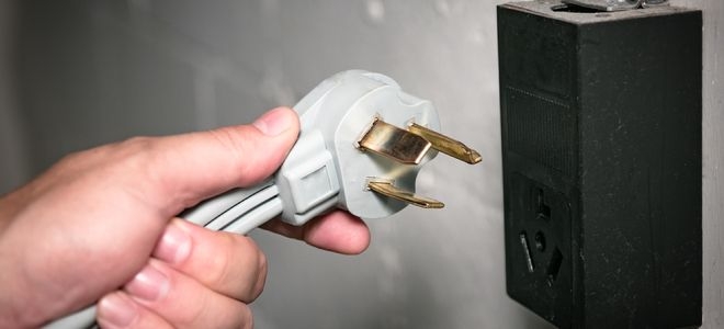 How to Wire a Three Pronged Dryer Plug | DoItYourself.com