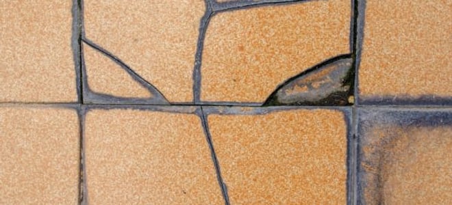How To Replace A Ed Wall Tile, How To Fix Chipped Wall Tiles