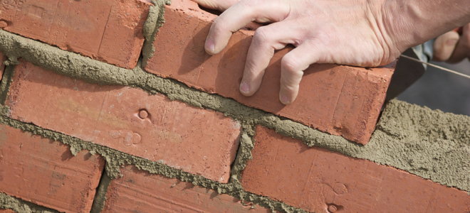 stacking bricks using mortar