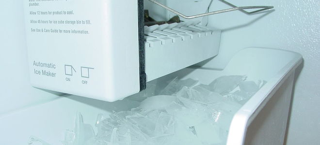 How to Remove an Ice Maker from a Freezer | DoItYourself.com