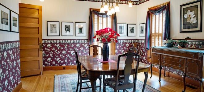 Wallpaper trim in a dining room.