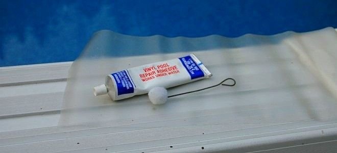 This pic shows everything included in the repair kit. My own picture.