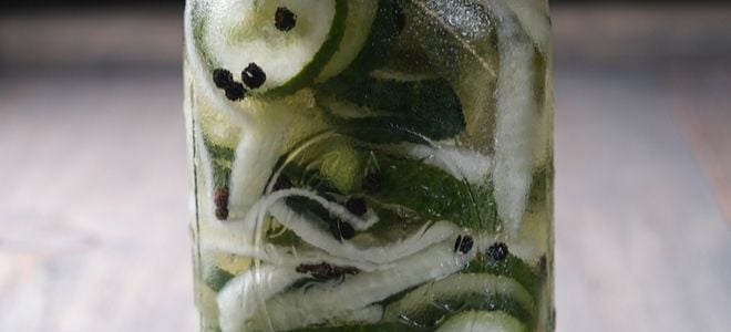 pickles with onions and peppercorns