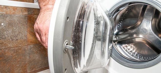 washing machine with door latch