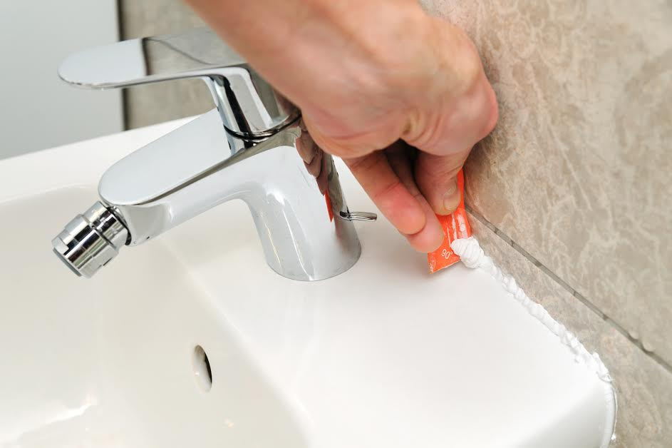 Caulking 101 Doityourself Com - How To Replace Bathroom Sink Caulk