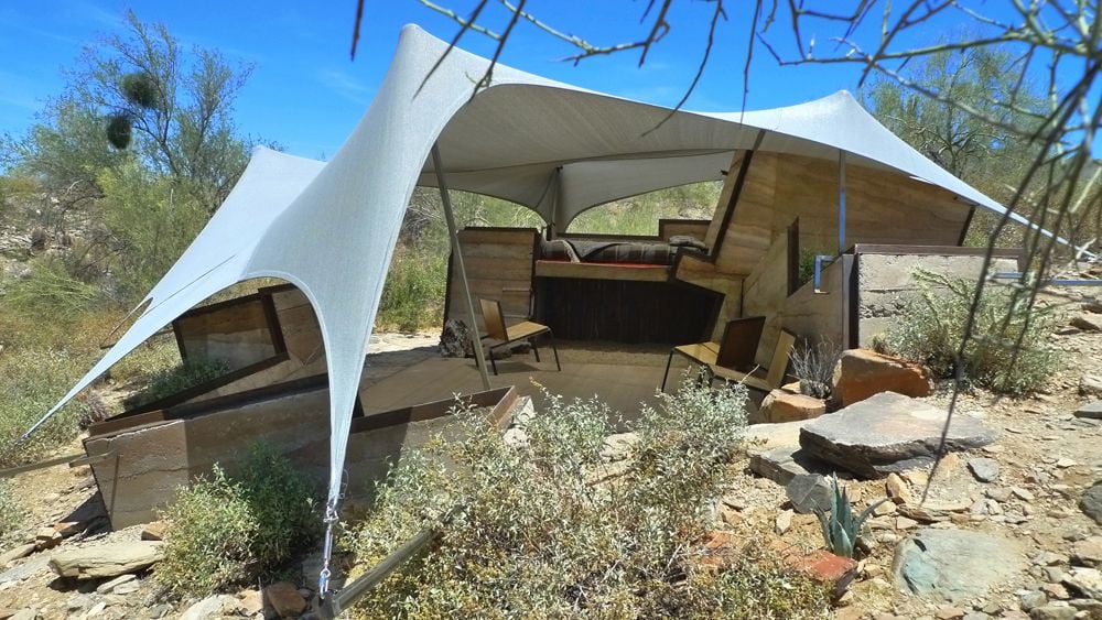 Taliesin student Simon de Aguero's Wide-Open Desert Home