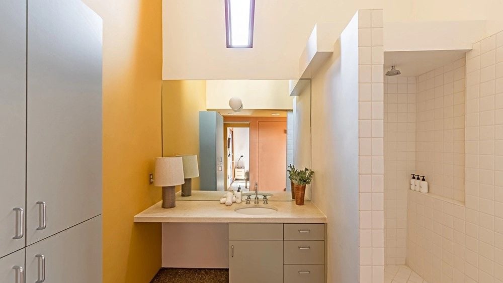 Small bathroom inside the Monument House has a slight retro feel to it. 