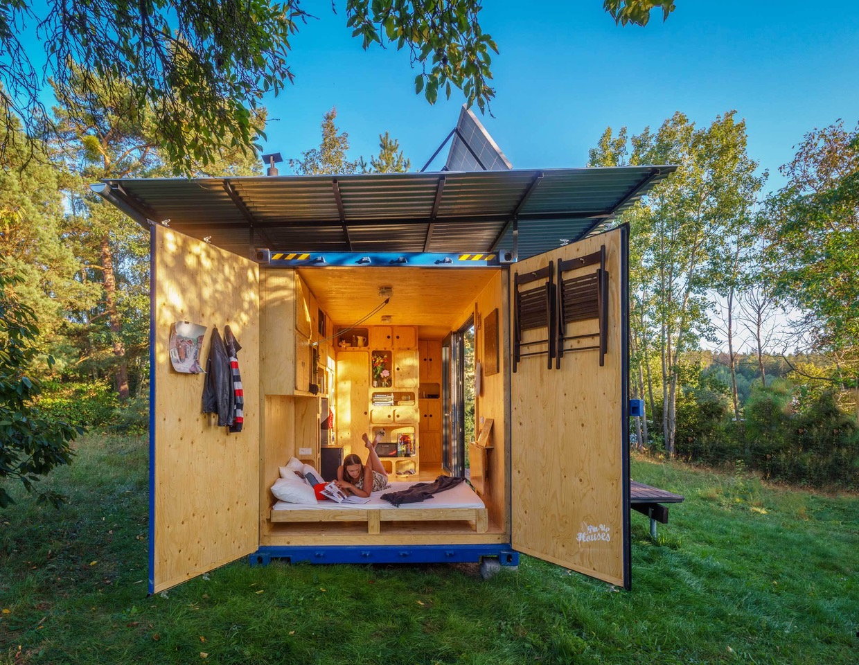 The Gaia Off-Grid Container House Costs Just $21,000 to Build