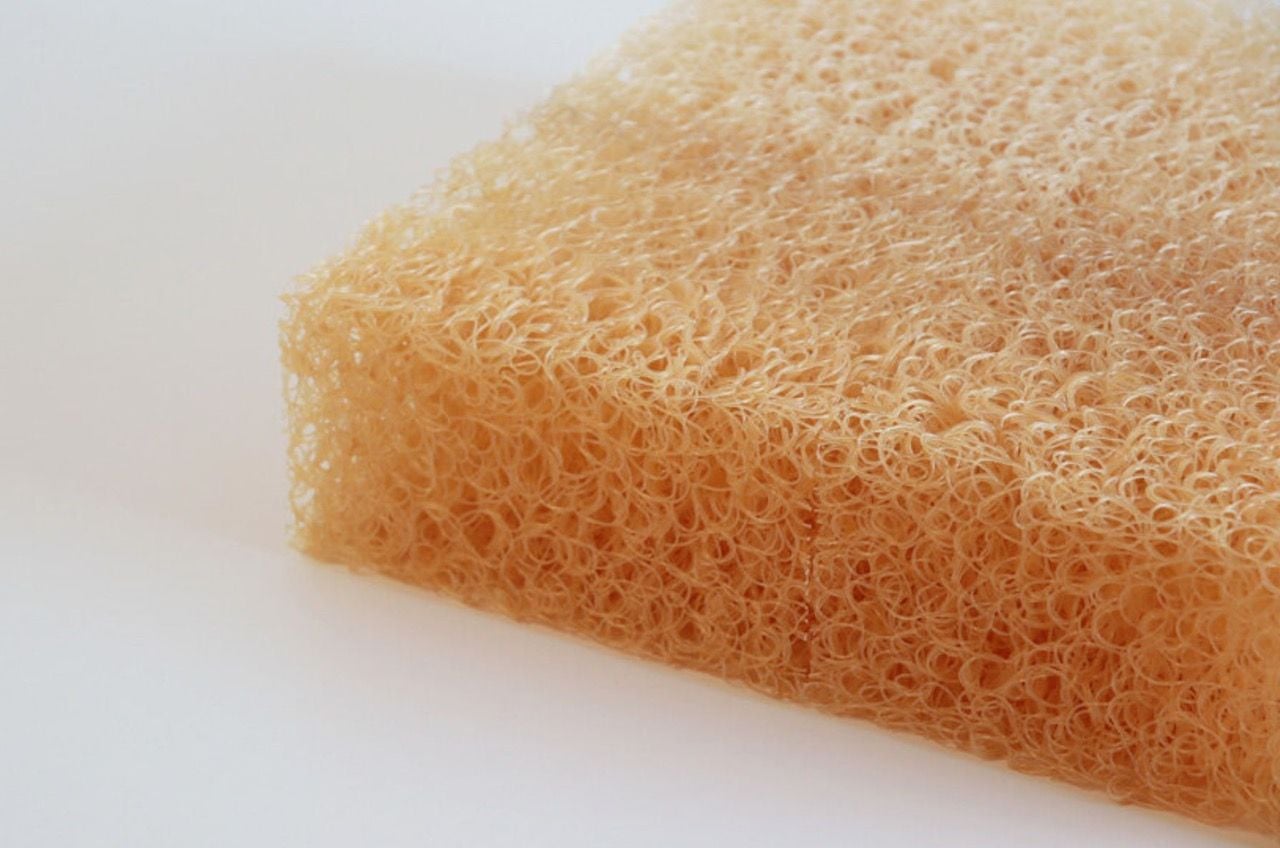 Cushiony layer of eco-friendly RICEWAVE material.