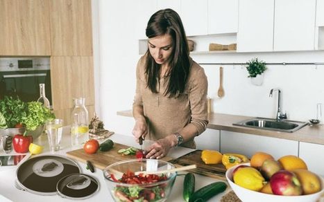 Equilibric! Universal Vacuum Lids Keep Food Fresh Longer | Designs ...