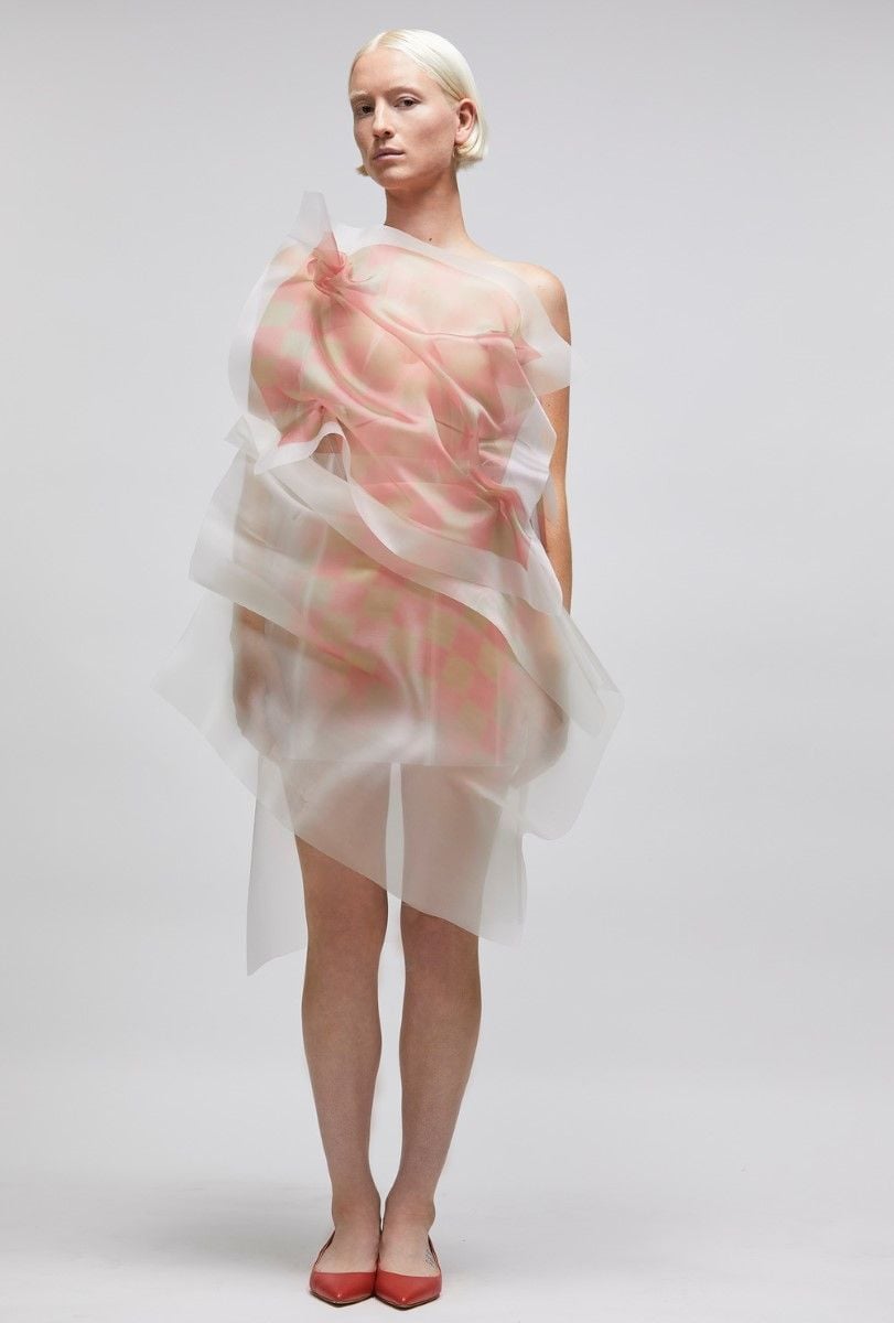 Rippling robotic dress featured in Ying Gao's 