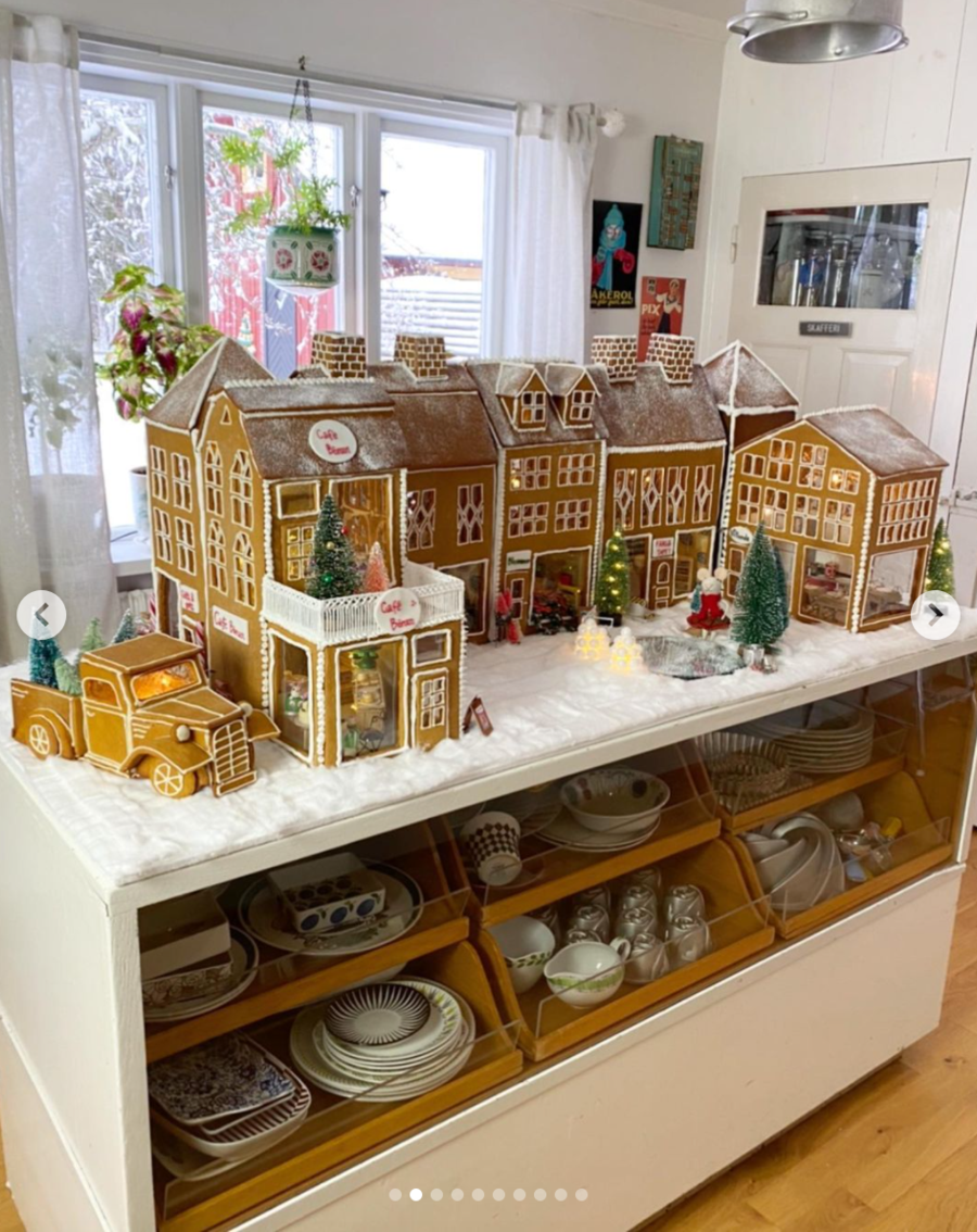 Adorable gingerbread village from Instagram user @sanna_hederstedt.