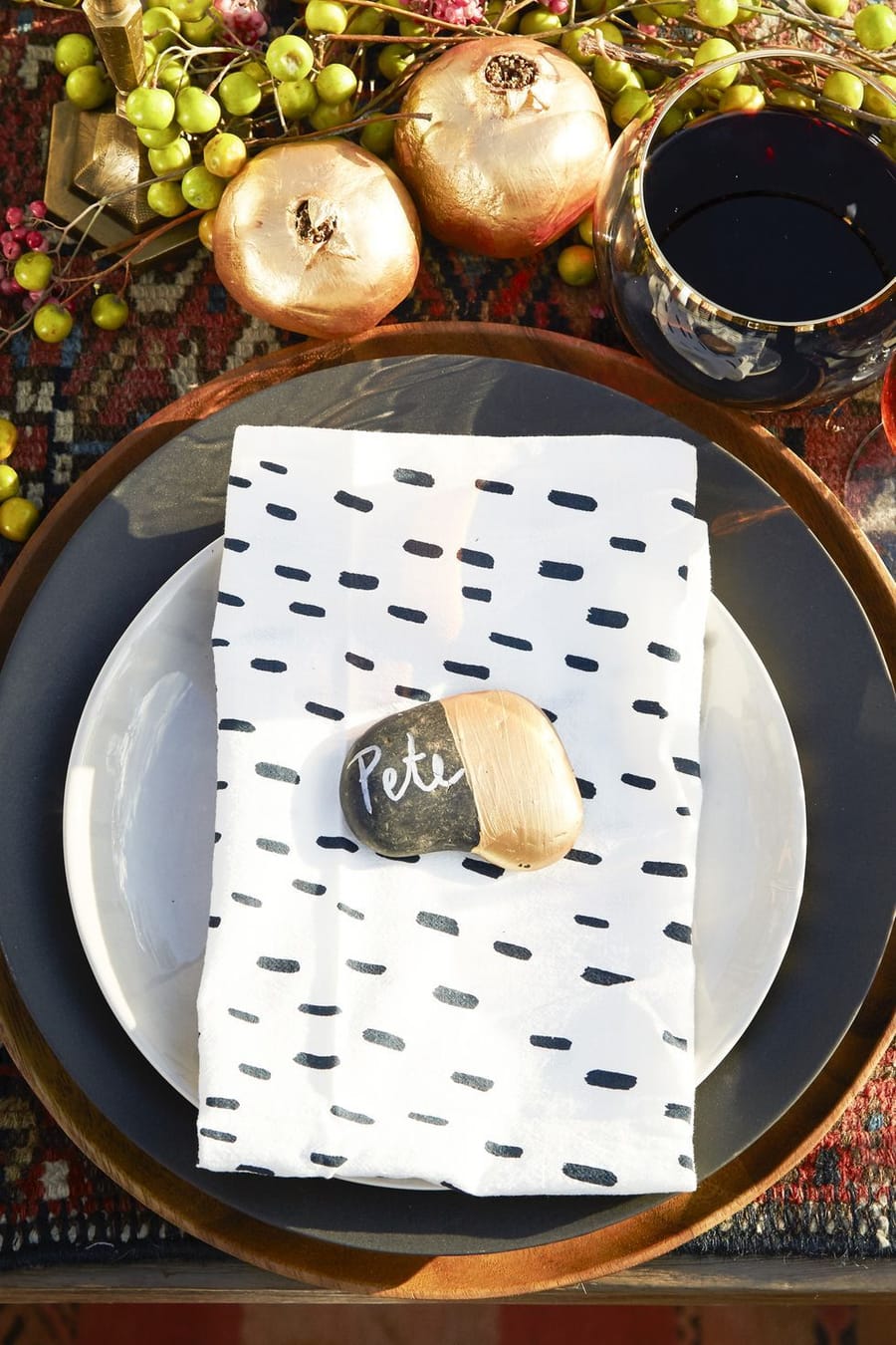 Adorable DIY painted rock Thanksgiving place setting. 