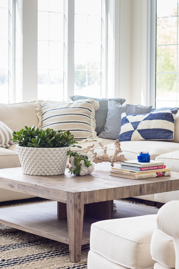 Just because the Hamptons style is all about class doesn't mean a little comfort is out of the question! Just take these oversized throw pillows for example.
