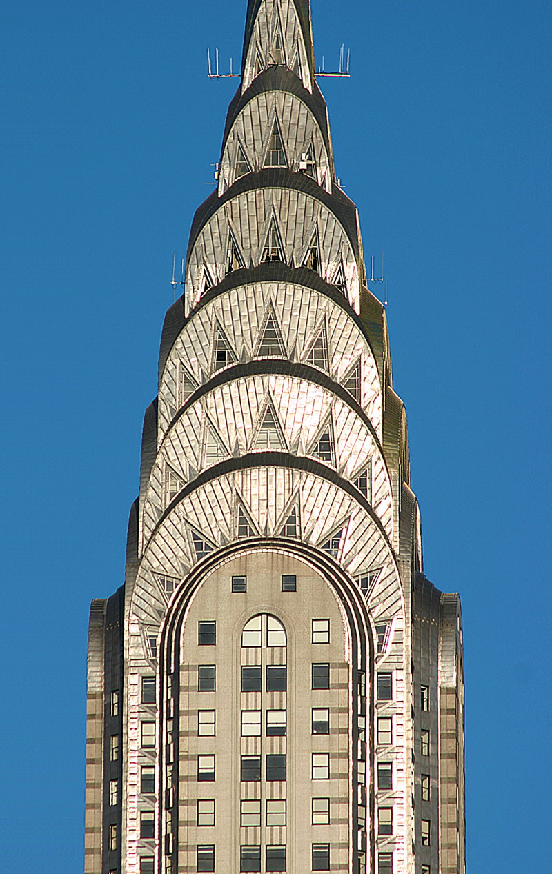 A New York City skyscraper built in the traditional Art Deco style. 