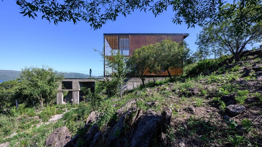 Side view of the Pablo Senmartin-designed Bioclimatic House in Cordoba, Argentina.