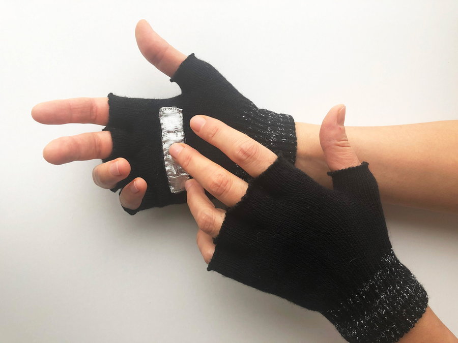 Mittens that use rhythm and music to mitigate stress, a finalist for the Lexus Design Award 2021.
