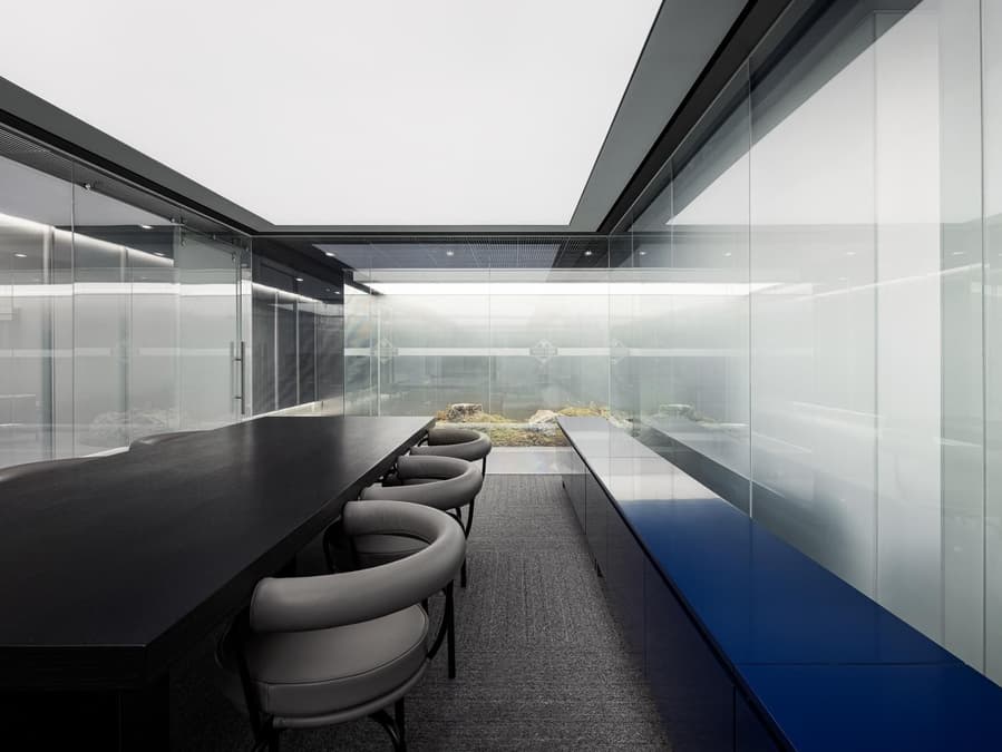 Conference area inside Hana Bank's new Intg-designed lounge space in Seoul. 
