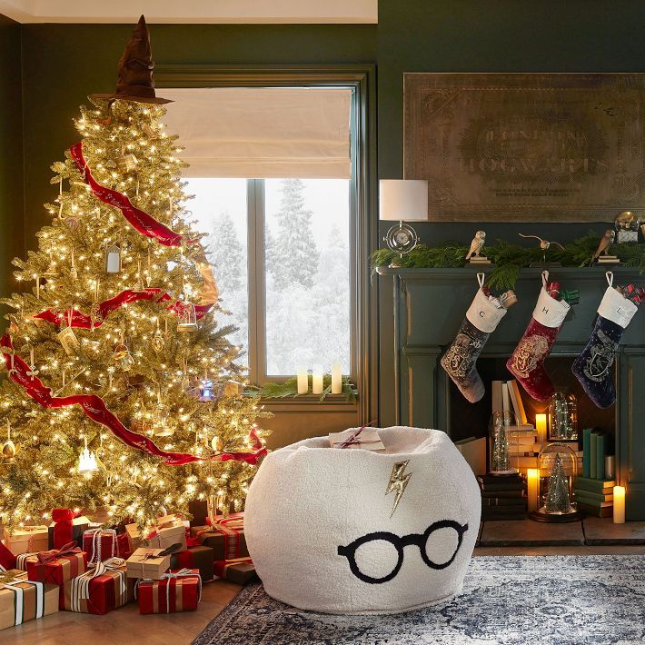 Festive holiday decor from PB Teen's new Harry Potter decor collection. 