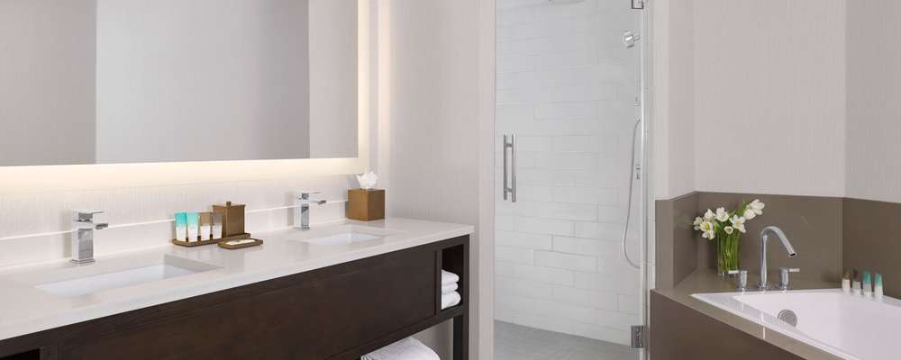Executive King Suite Bathroom Executive King Suite Bathroom