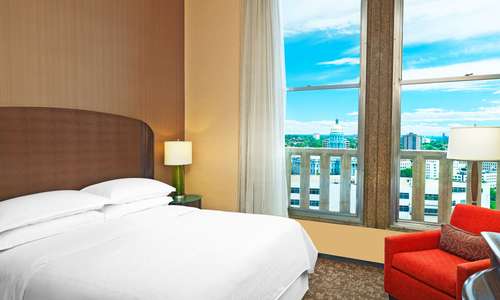 Club Floor King Guest Room Club Floor King Guest Room