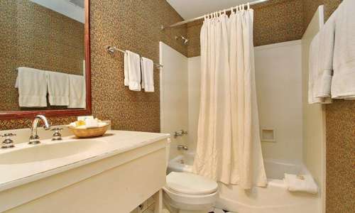 Fulton Lane Inn bathroom Fulton Lane Inn bathroom