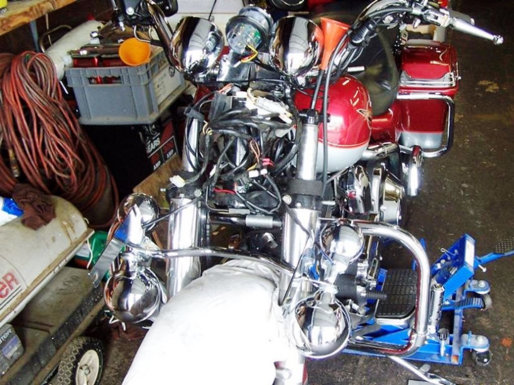 Naked touring bike without fairing or headlights