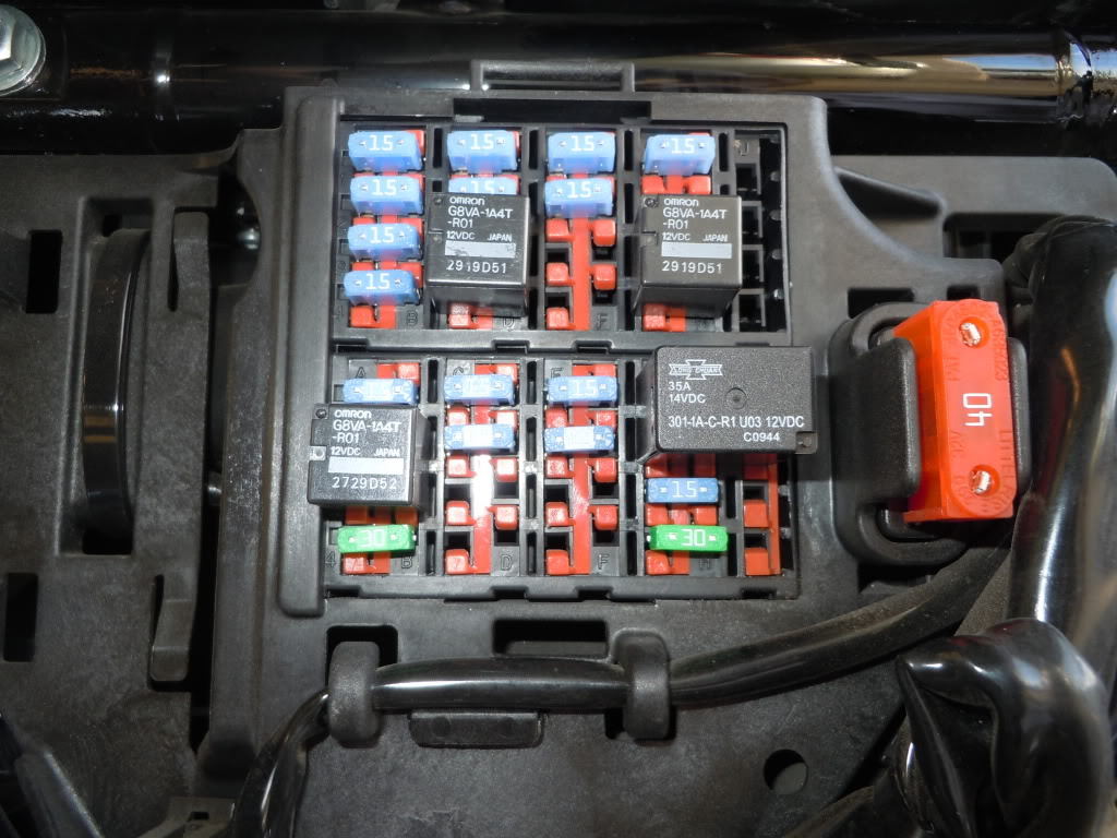The big orange fuse on the right marked 40 is the main fuse