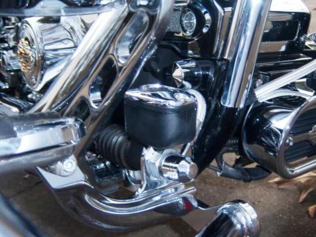 ear master cylinder on forward control bike