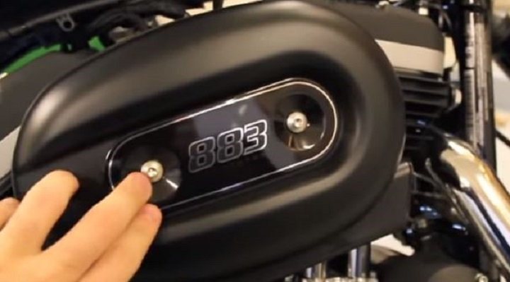 Harley Davidson Sportster: How to Replace Air Cleaner