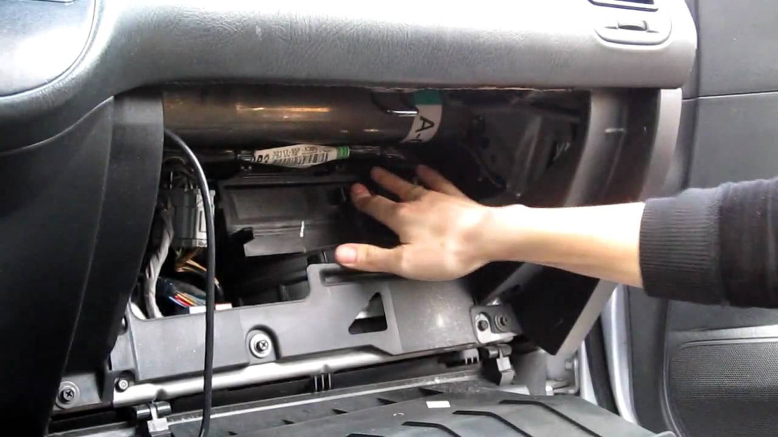 Honda Civic How To Install Replace Cabin Air Filter Honda Tech