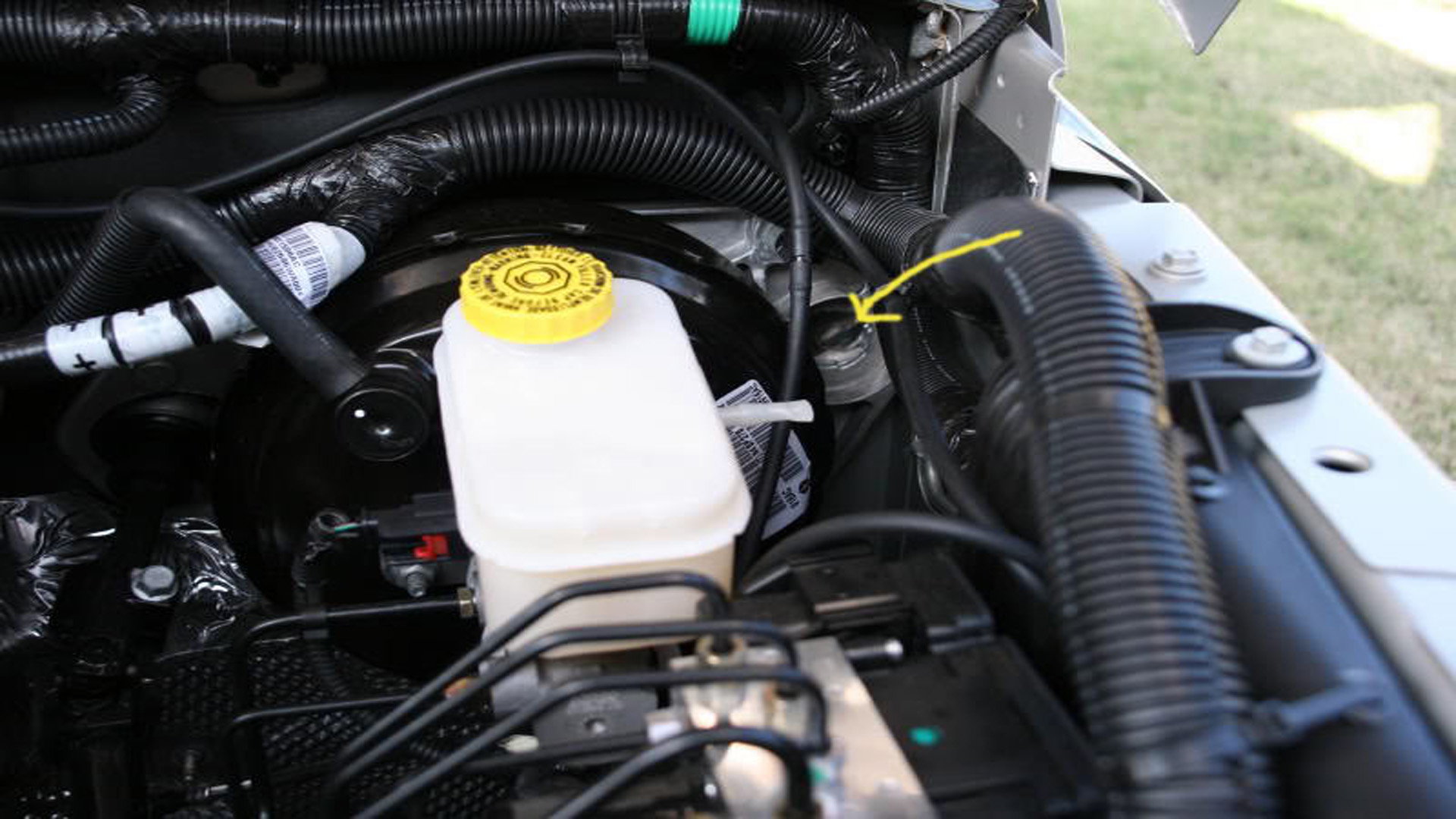 Jeep Wrangler JK: How to Replace Brake Master Cylinder | Jk-forum