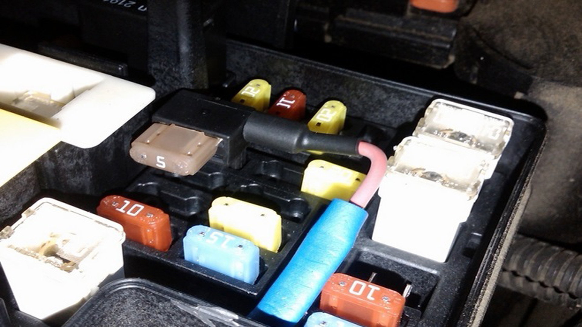 Jeep Wrangler JK: How to Tap Into Fuse Box | Jk-forum