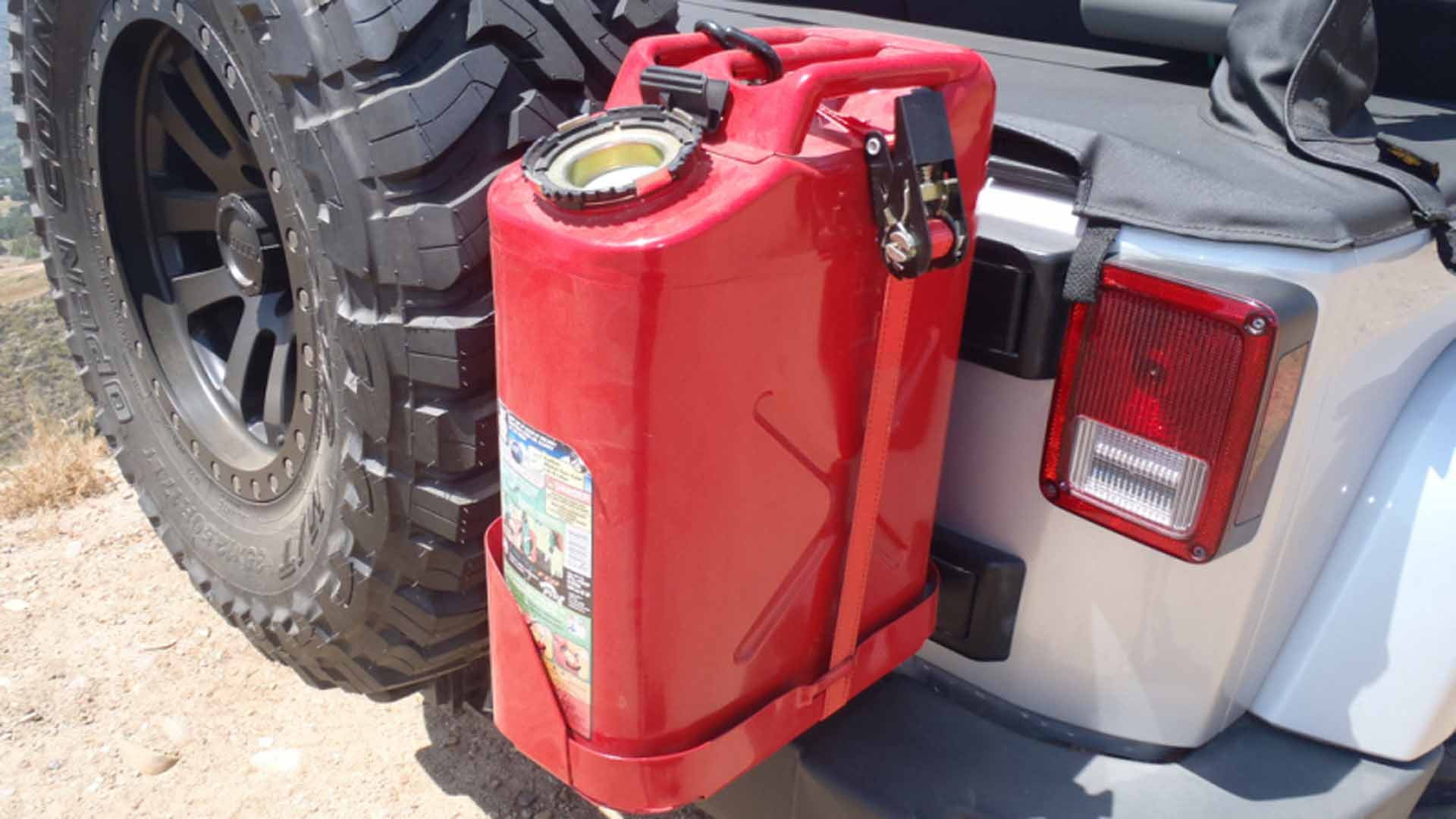 Jeep Wrangler JK: How to Make Your Own Jerry Can Mount | Jk-forum