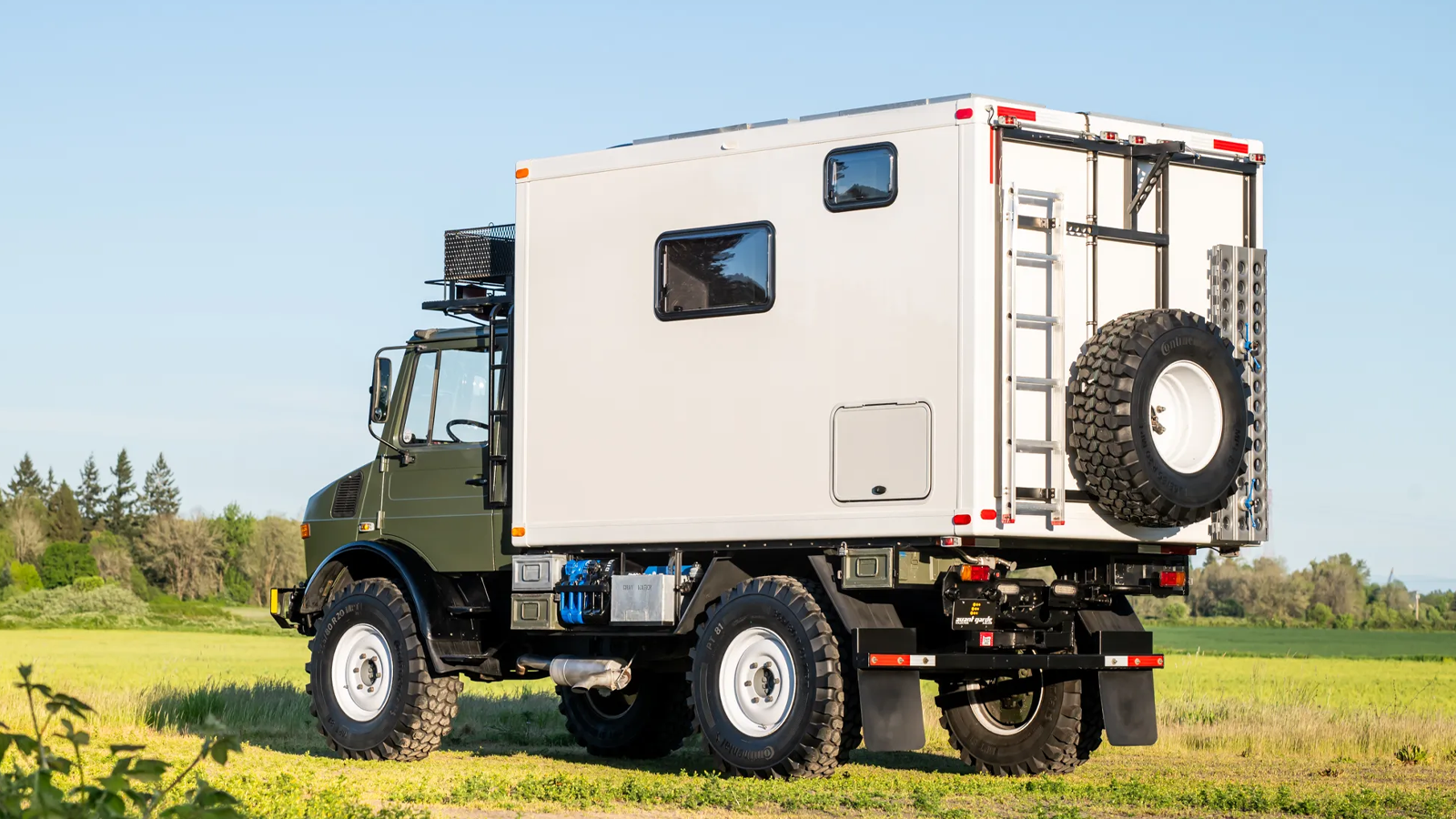 Mercedes Unimog Camper is One Awesome Way to Get Off the Grid | Mbworld