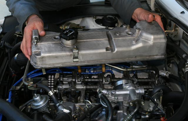 Ford Mustang GT 2005 to 2014 Why is Oil Pressure Light ... 1987 suzuki samurai alternator wiring 