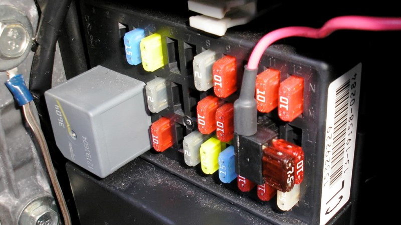 Add a fuse installed in a fuse box (not a Mini)